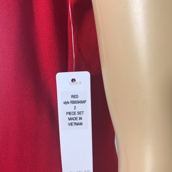 Robbie Bee Dress 🌹 - Picture 7 of 8